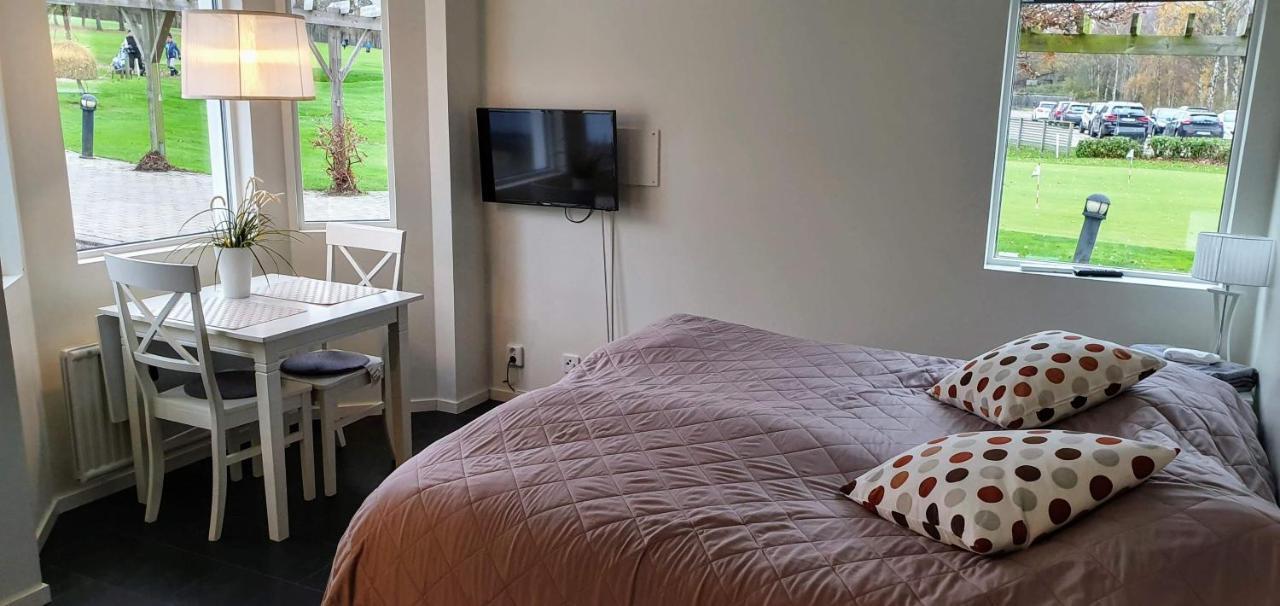 Soederasens Golf Lodge Risekatslosa Eksteriør bilde